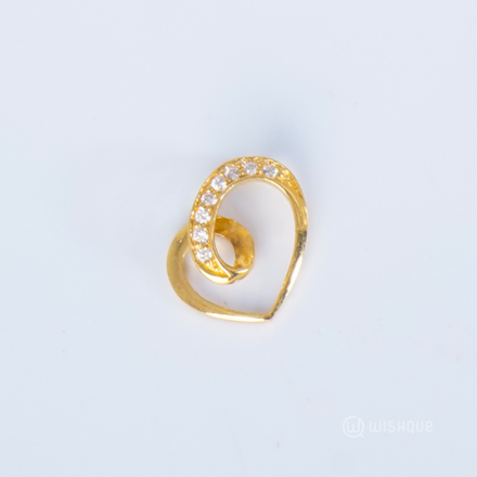 22kt Gold Shaped Love Pendant With Zercone