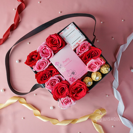 Dozen Roses Elizabeth Arden Pretty Luxury Gift Box Arrangement