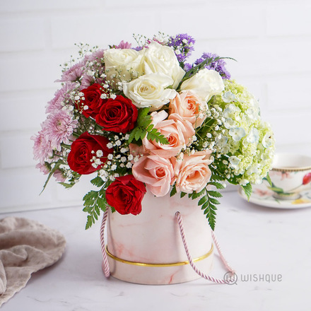 Luxury Fresh Rose Flower Bucket Arrangement
