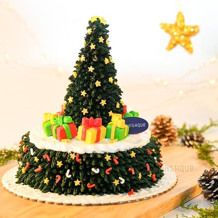 The North Pole Christmas Tree Signature Cake