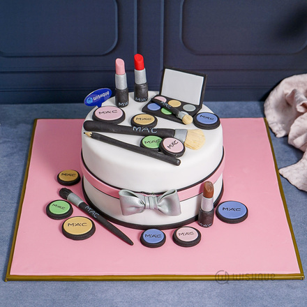 Mac Makeup Wardrobe Theme Cake